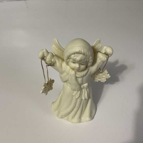 Kirkland Holiday Traditions Ceramic Snow Angel Figurine - Picture 3 of 7